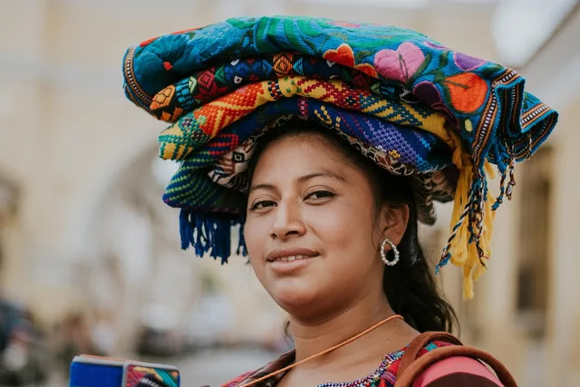 culture, traditional costume, guatemalan, seller, vendor, textiles, fabric, smile, woman, portrait, culture, culture, culture, culture, culture, guatemalan, seller, seller, vendor, vendor, textiles, textiles, fabric, fabric, fabric, fabric, smile, smile, smile, woman, woman, portrait, portrait. Leveranciersrisico's beoordelen bij zakelijke software